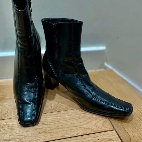 PAUL GREEN Munchen Black Boots
Size: 7. Used. Great Condition. - Picture 6 of 6